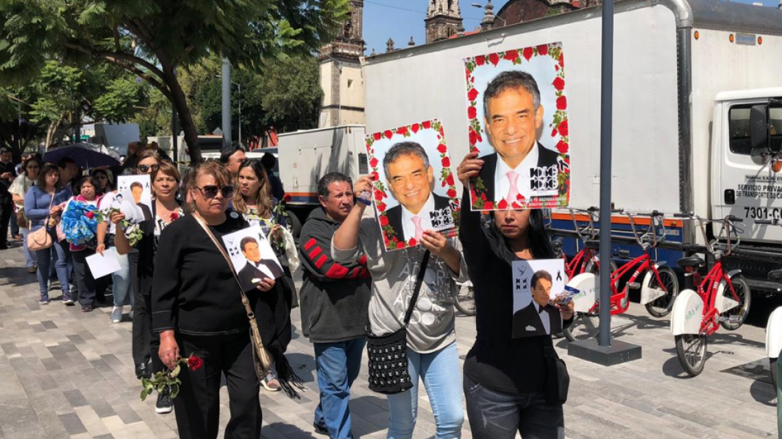 Rinden homenaje a José José en Ciudad de México