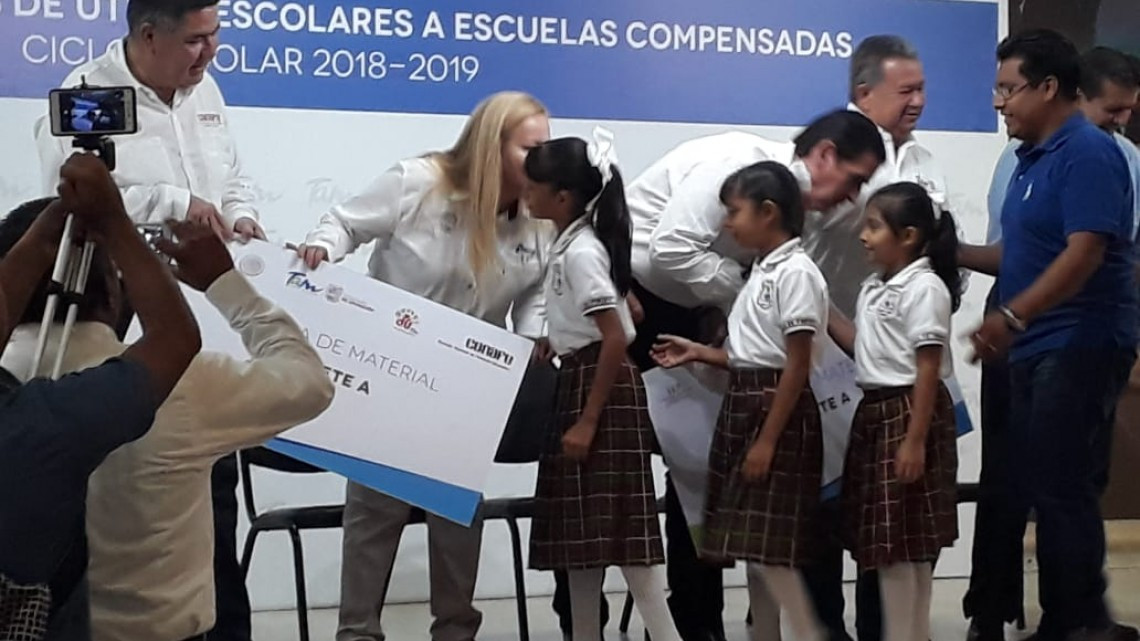 Se entregan útiles escolares para niños en sectores alejados, dependientes del Conafe.