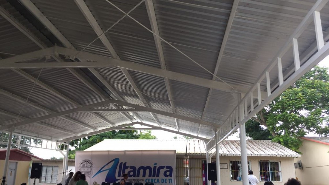 Educación es respaldada con becas y ampliación de infraestructura