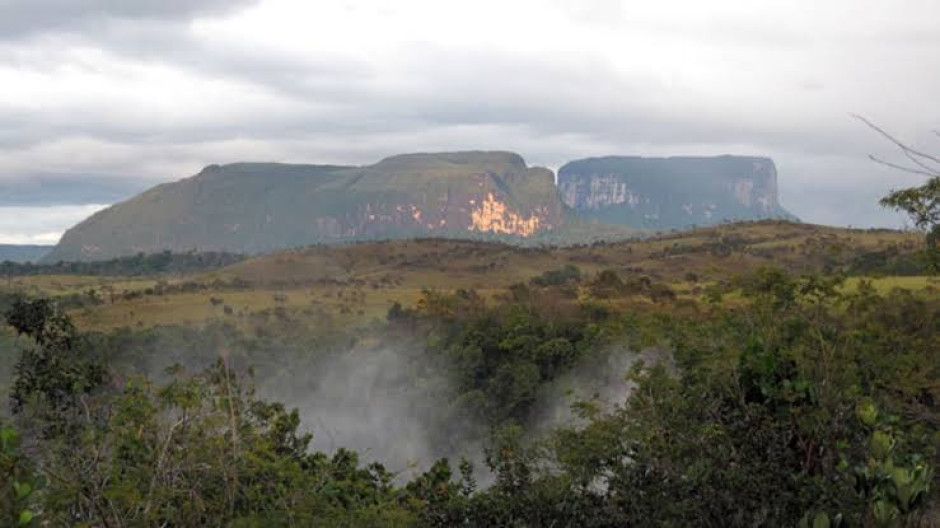 Fiesta en montaña sagrada de Venezuela causa daños irreparables 