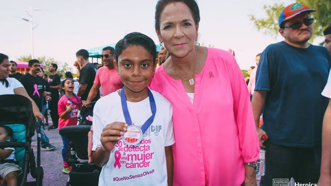 Realizan carrera “Corriendo por mamás sanas”