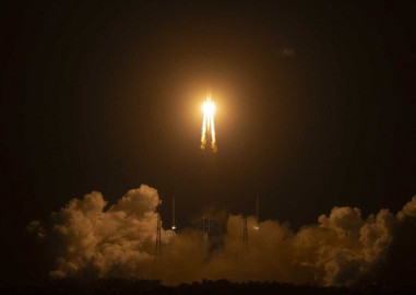 China registra ‘lanzamiento exitoso’ de nave espacial robótica a la Luna