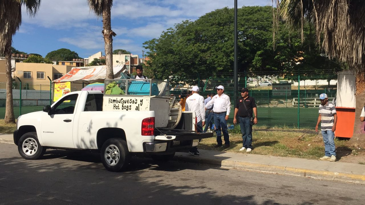 Con fuerte operativo autoridad rescata espacios públicos 