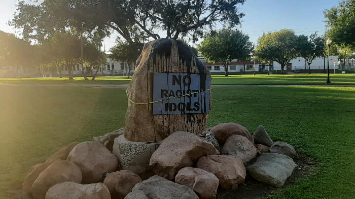 Abren investigación por actos de vandalismo en el monumento de Jefferson Davis