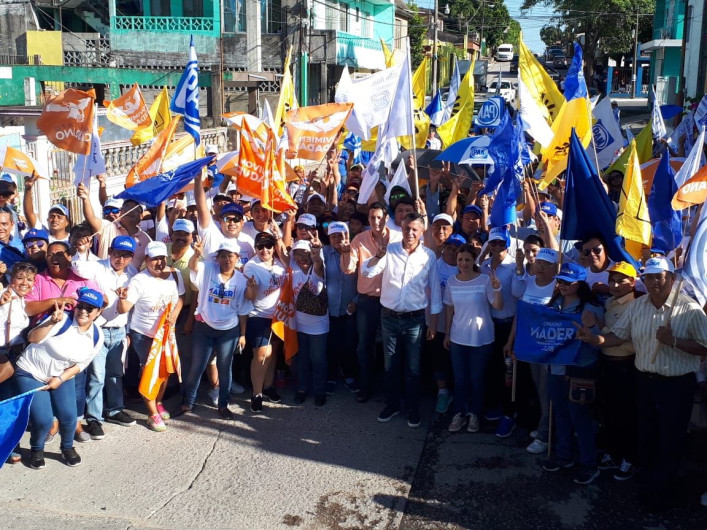 Terminar los mercados municipales, compromiso de Chucho Nader