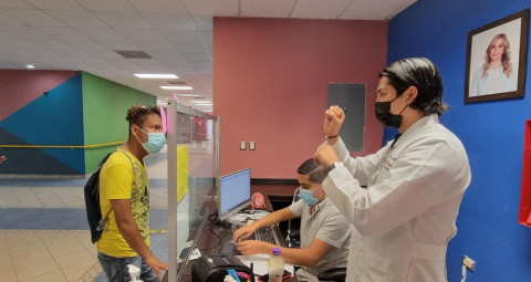 El CRI ofrece consultas con la interpretación de Lengua de Señas Mexicana para personas con discapacidad auditiva