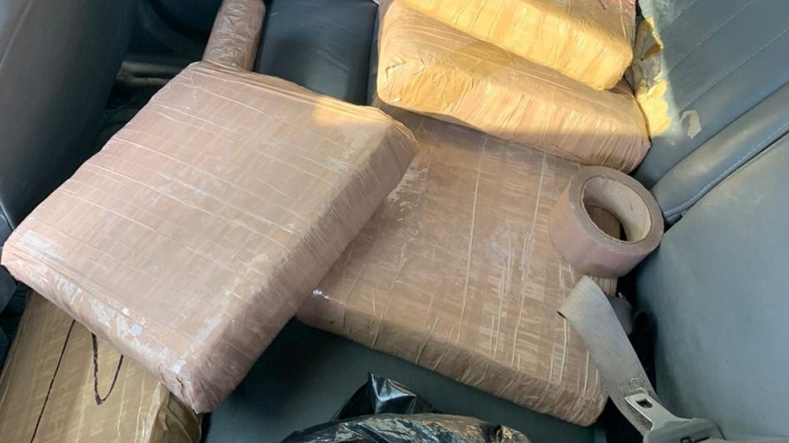 Secretaría de Seguridad Pública asegura camioneta y sustancias nocivas