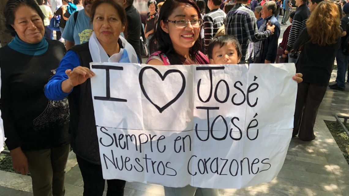 Rinden homenaje a José José en Ciudad de México