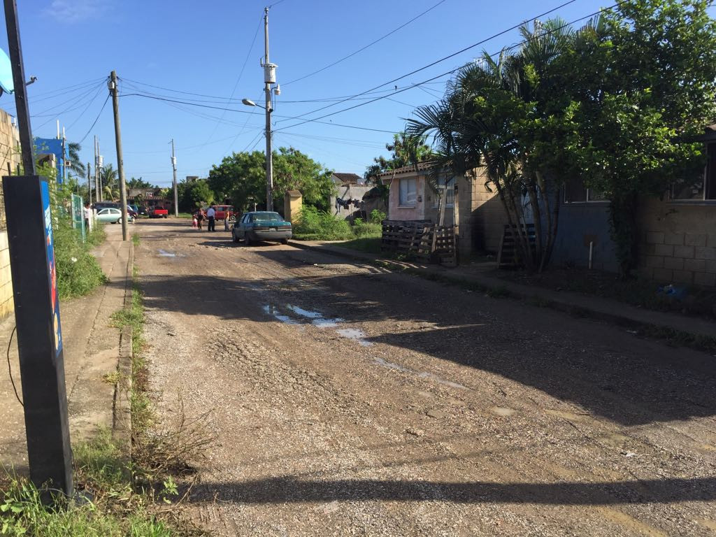 COEPRIS realiza labores de saneamiento en la zona de inundación
