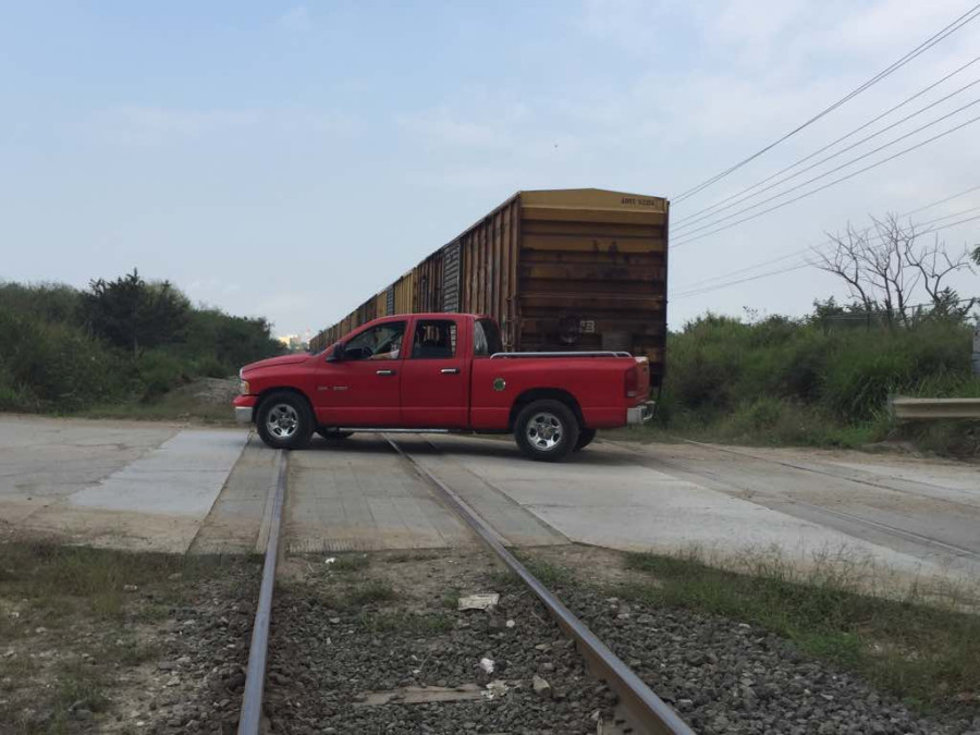 Serán rehabilitados cruces del ferrocarril, para evitar accidentes