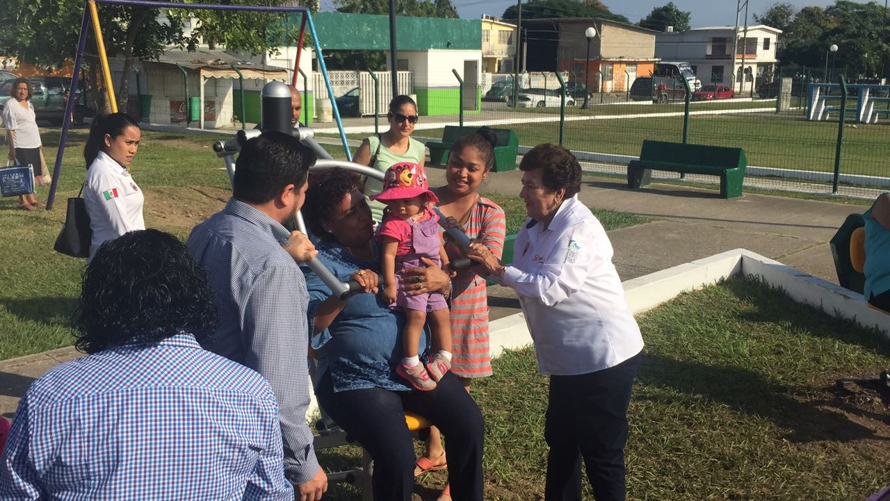 Entregan aparatos para realizar ejercicio y autoridad ruega cuidarlos