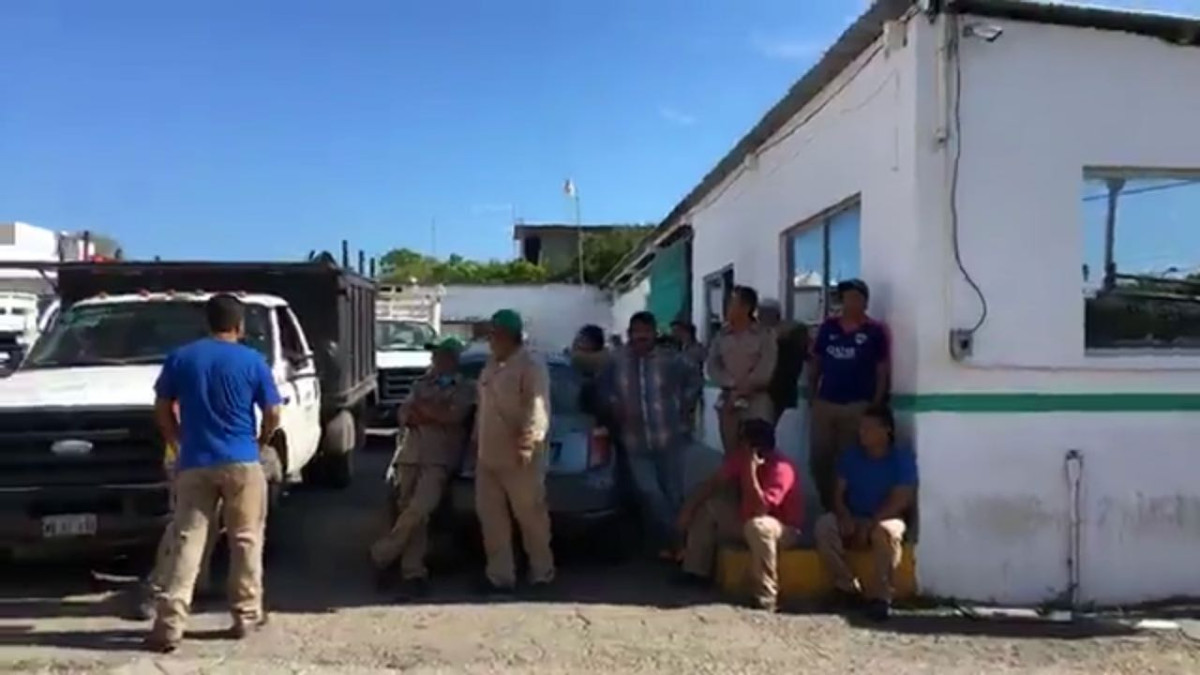 Ahora son empleados de COMAPA los que protestan