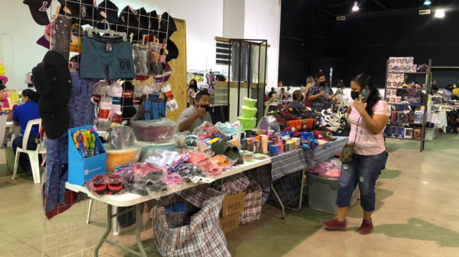 Exponen beneficiarios de tandas sus productos y servicios