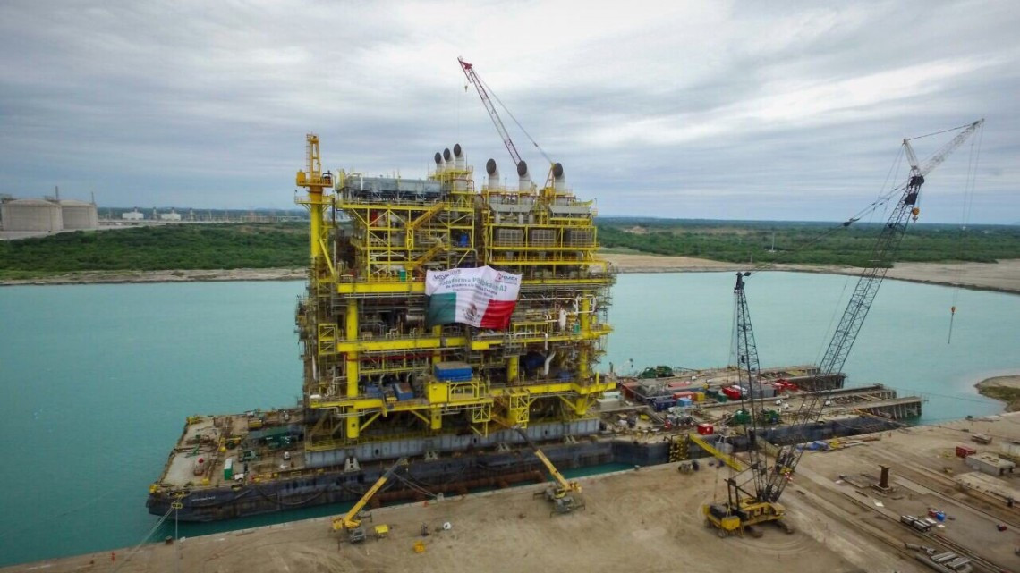 Zarpa la plataforma más grande construida en México
