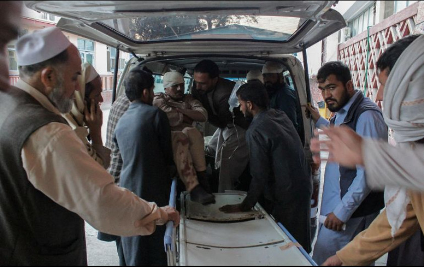 Al menos 15 heridos tras un atentado con bomba en una mezquita en Afganistán