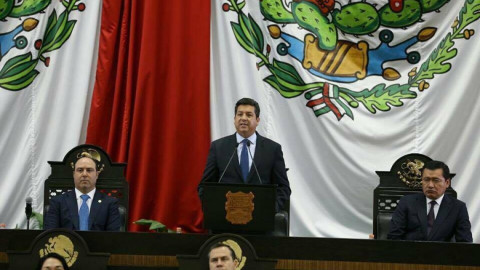 Asiste alcaldesa a informe del Gobernador