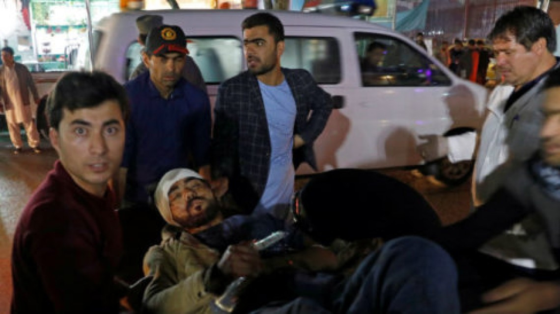 Ataque suicida en Kabul deja al menos 50 muertos 