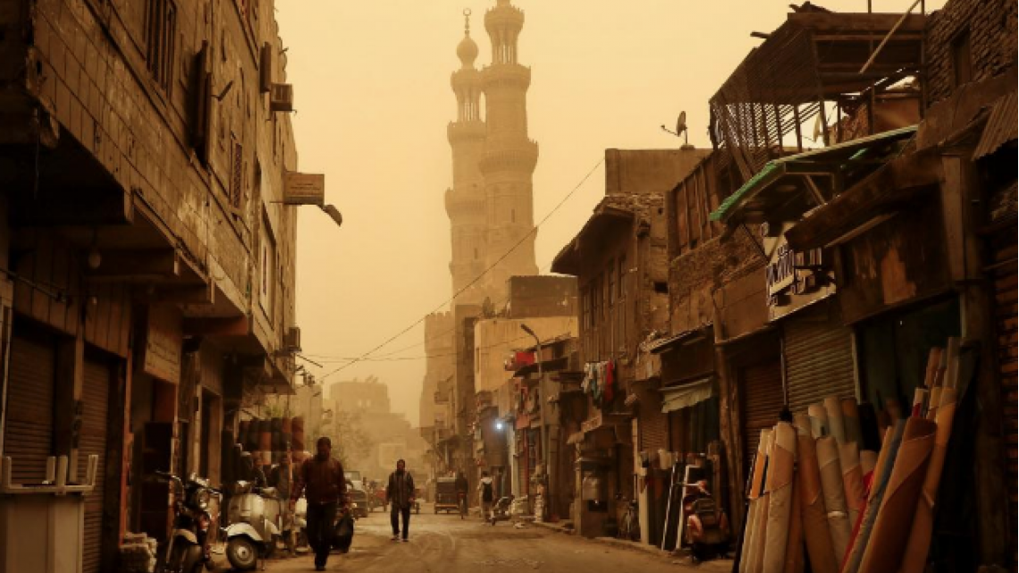 Gran tormenta de arena afecta a Egipto