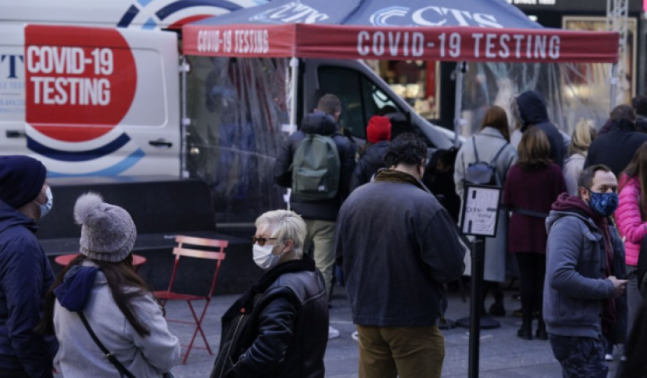 Lamenta Joe Biden que pandemia registre en EU un millón de muertos