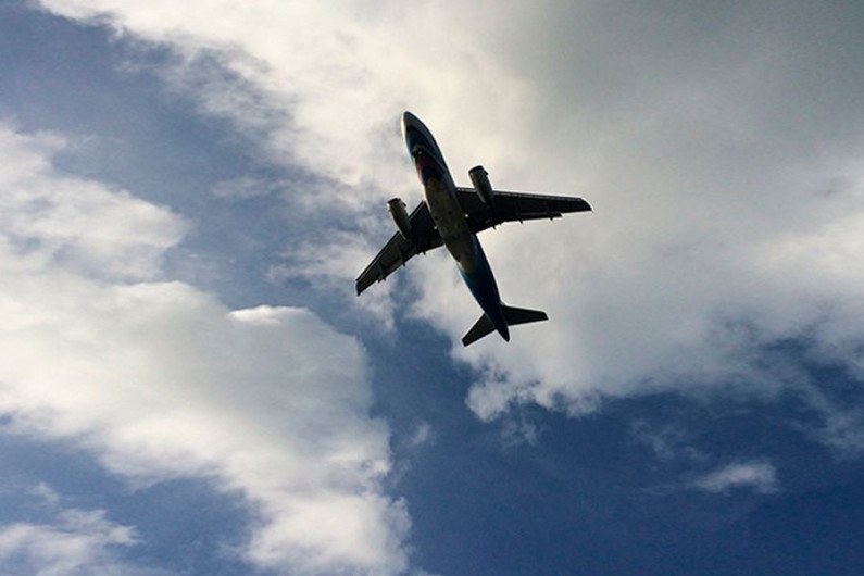 Avión se estrella en Rusia y deja varios muertos 