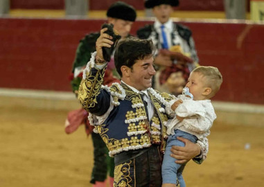 Pachuca continuará con acceso de menores a corridas de toros y gallos