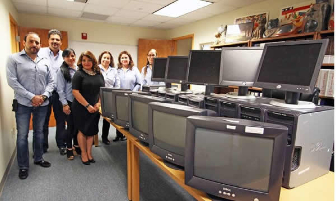 Donan 10 computadoras a Miguel Alemán