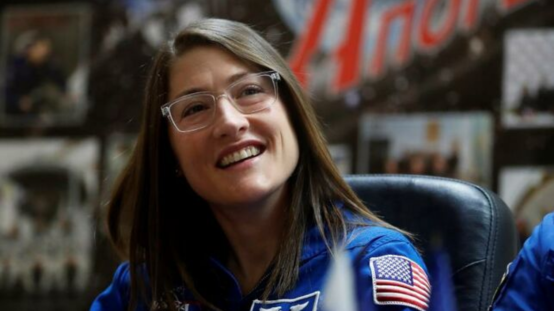 Astronauta Christina Koch impone récord
