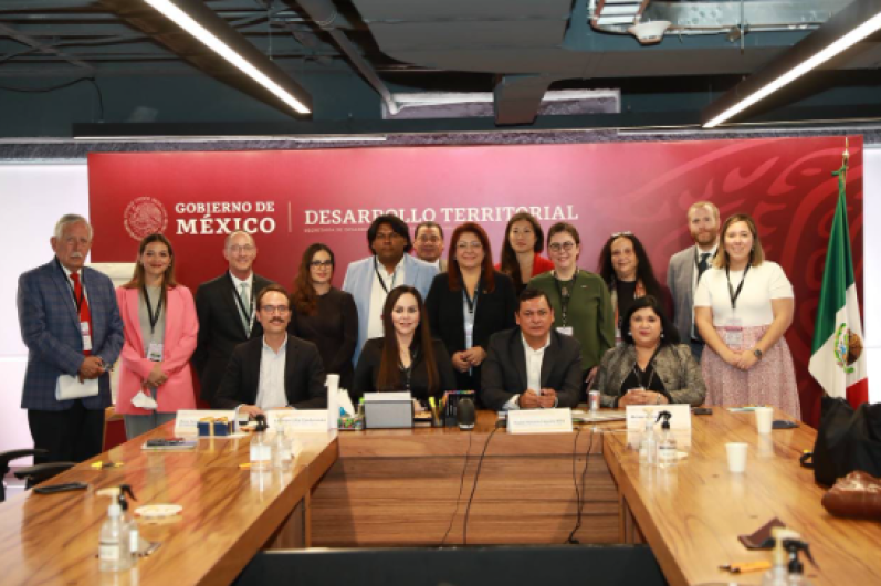 Alcaldesa gestiona ante Sedatu proyectos para el desarrollo metropolitano de la ciudad 