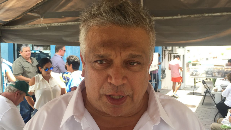 Candidato independiente señala a Magdalena Peraza de comprar votos 