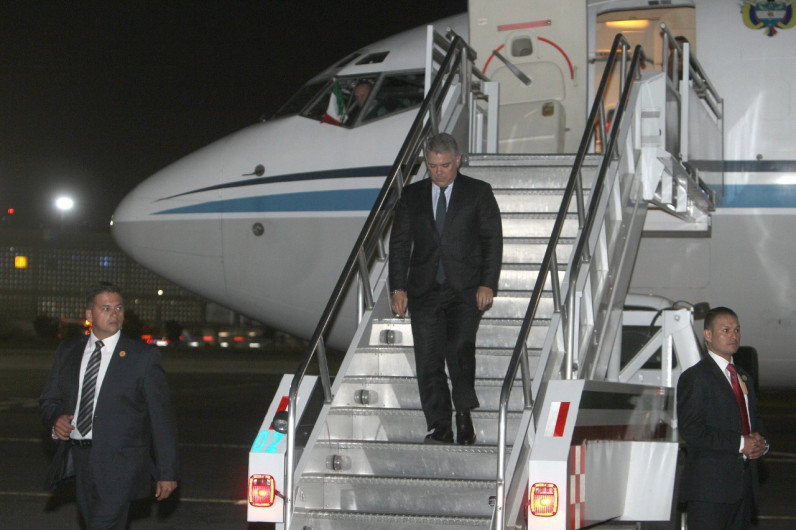 Iván Duque llega a México; sostendrá reunión con AMLO