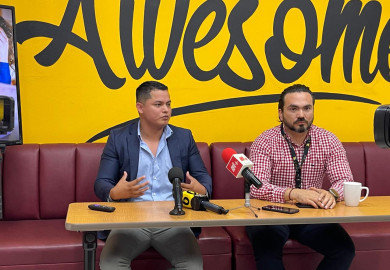 Ofrecen telefonía y seguro médico a bajo costo