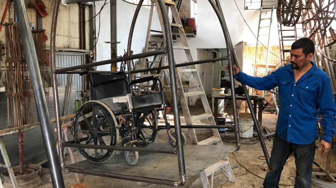 Preparan juegos infantiles para niños con capacidades diferentes