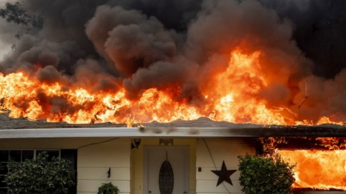 Van 56 muertos por siniestros incendios