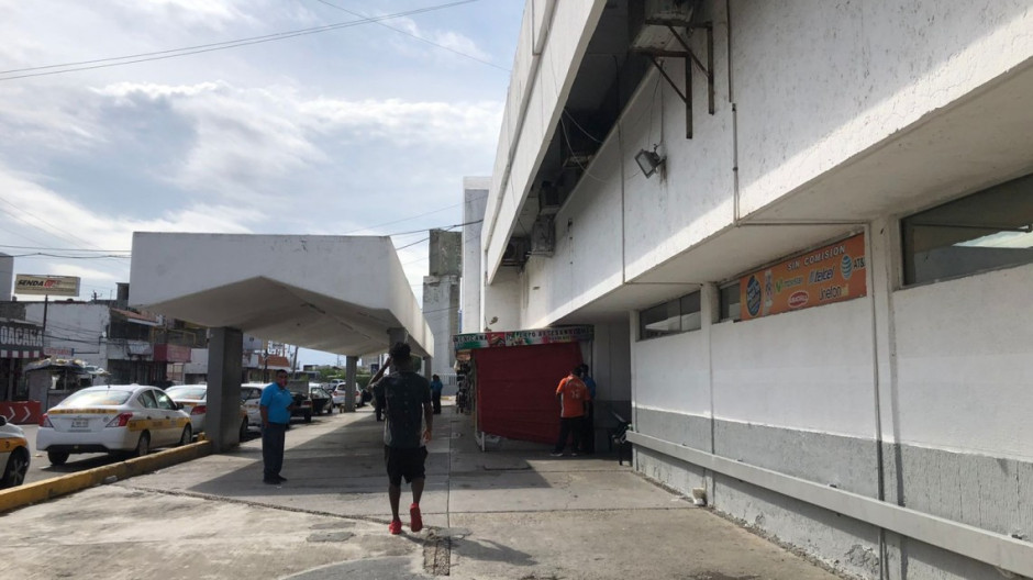 Cancelan venta de boletos a migrantes, líneas de autobuses tiene prohibido su traslado a otros estados