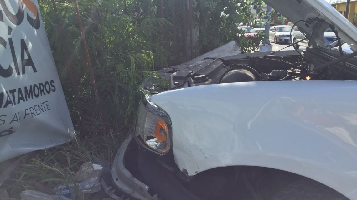 Choque daña propaganda de Carlos "Chito" García