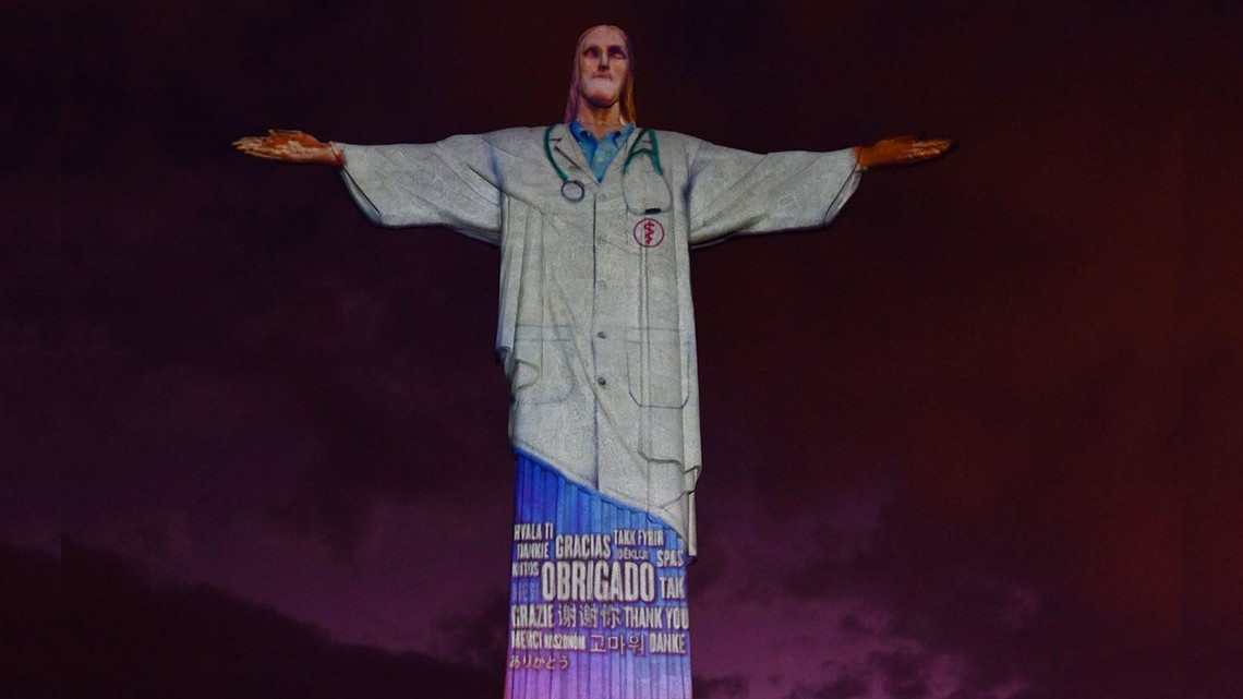 El Cristo Redentor de Río de Janeiro "se viste" de médico