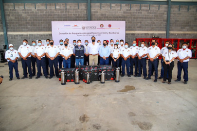 Entrega Alcalde Carlos Peña Ortiz nuevo equipamiento a Protección Civil 