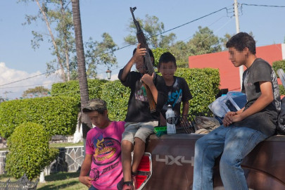 Por lo menos 460 mil han sido reclutados por cárteles: Durazo