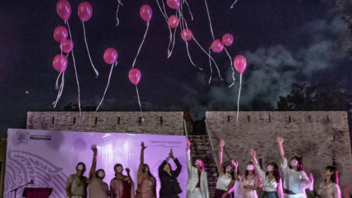 Integrantes del Cabildo de Matamoros sensibilizan para prevenir cáncer de mama