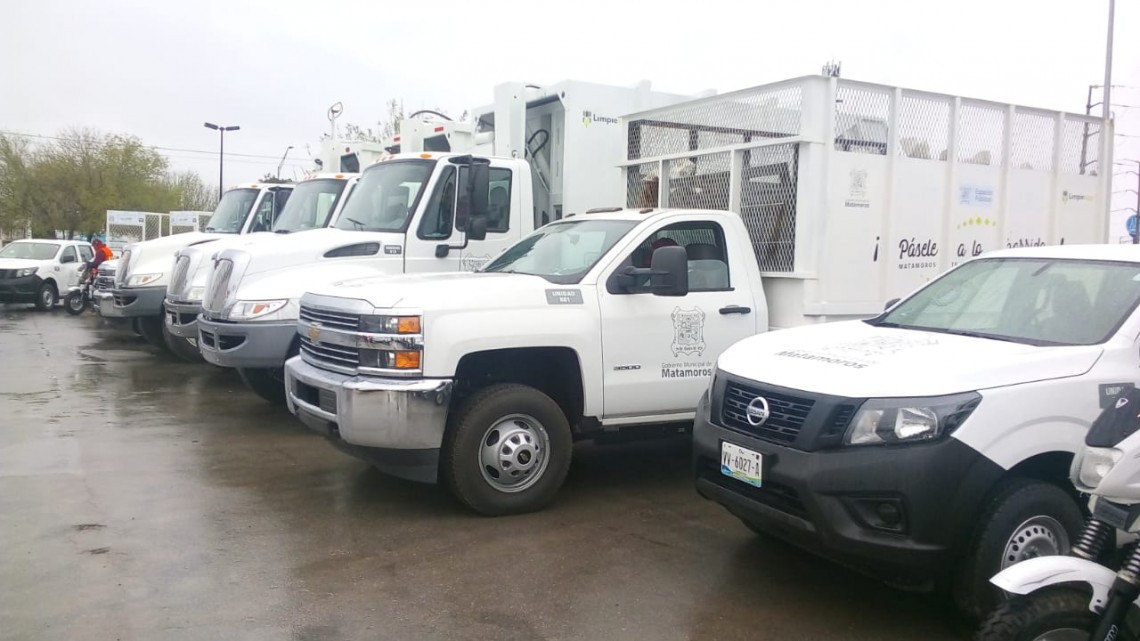 Entrega alcalde equipo para Parques y Jardines, Limpieza, y Espacios Públicos