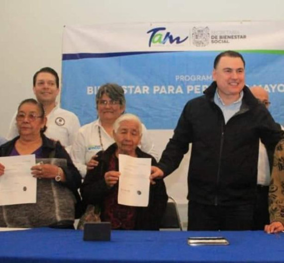 Premian trabajo de Gerardo Peña y Cachorro: les cambian distrito 6, por pluri uno