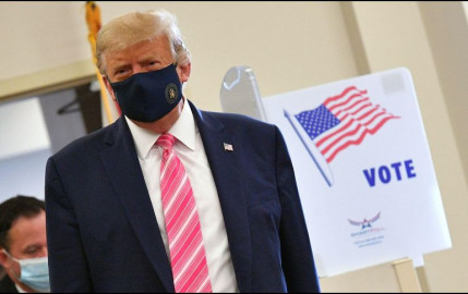 Donald Trump emite su voto en Florida