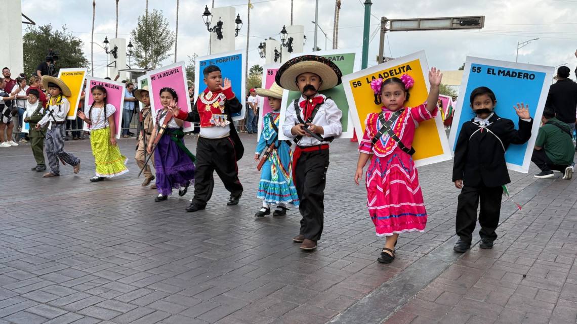 Reviven los Héroes y adelitas de la revolución 