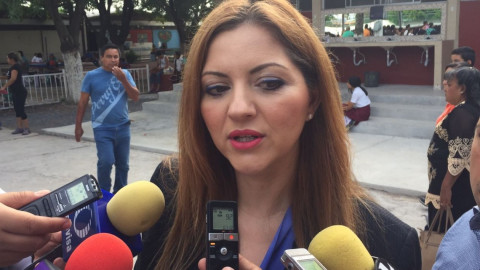 Entregan 13 mil becas estatales en Matamoros