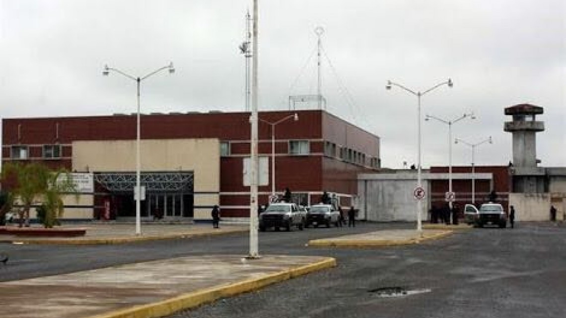 Llegan los primeros reos trasladados de Ciudad Victoria al penal de Altamira.