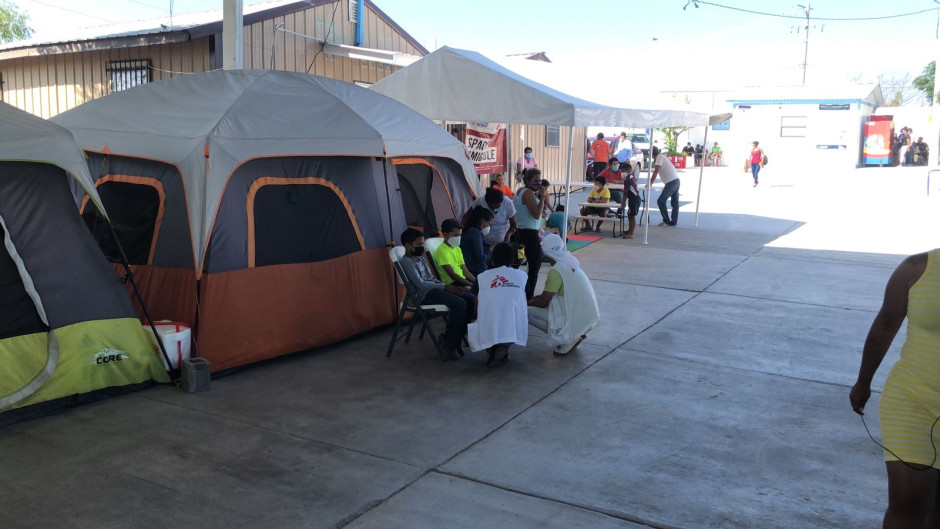 Atención de salud a migrantes incluye difusión de medidas sanitarias