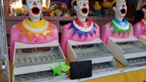 Hijos no los quieren acompañar de vacaciones y sus padres  ¡se llevan el módem!