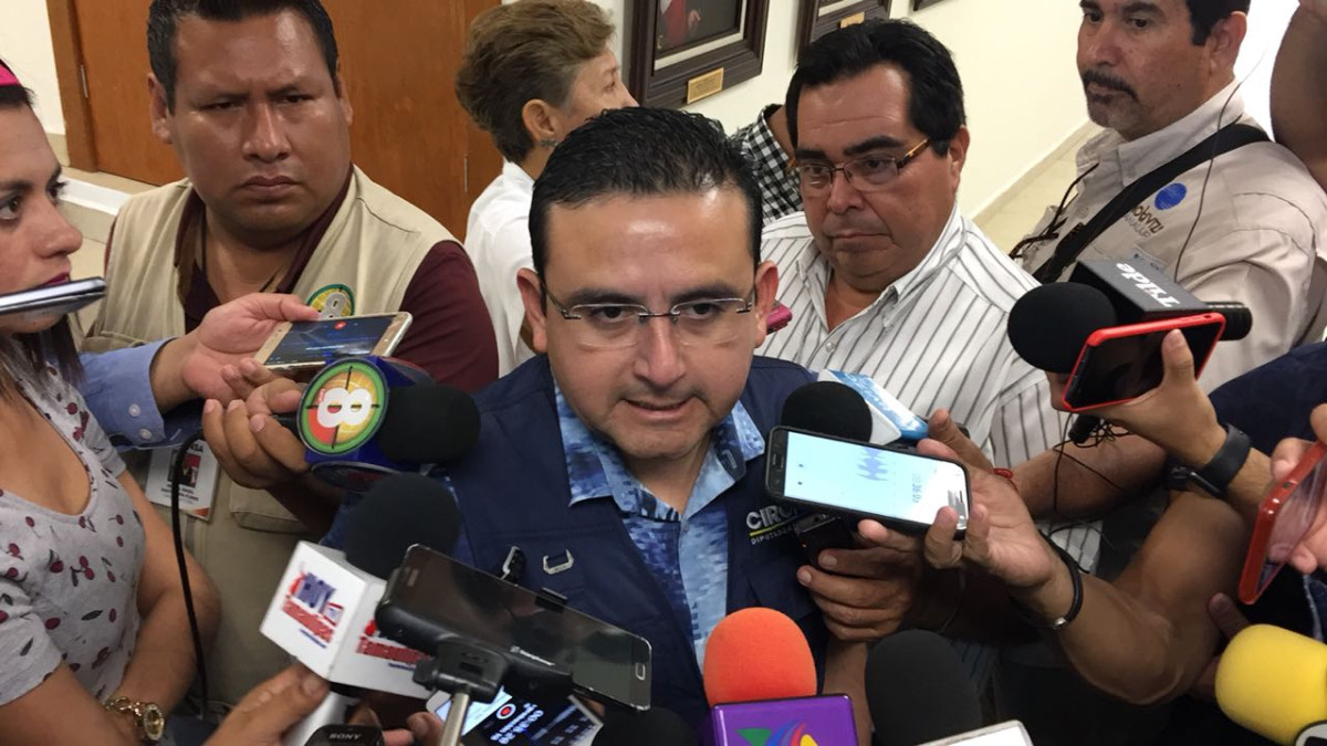 Cuotas escolares no deben ser manejadas por directores 