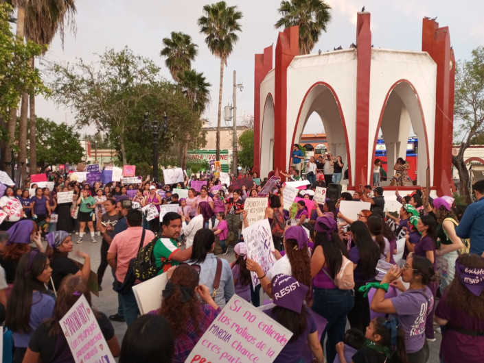 Con consignas y alto a la violencia, Mujeres de Matamoros marchan por el 8M