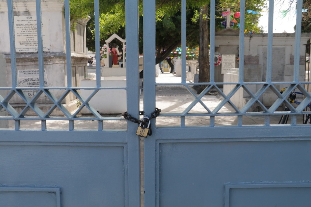 Por disposición de salud, los cementerios permanecerán cerrados hasta el 7 de noviembre